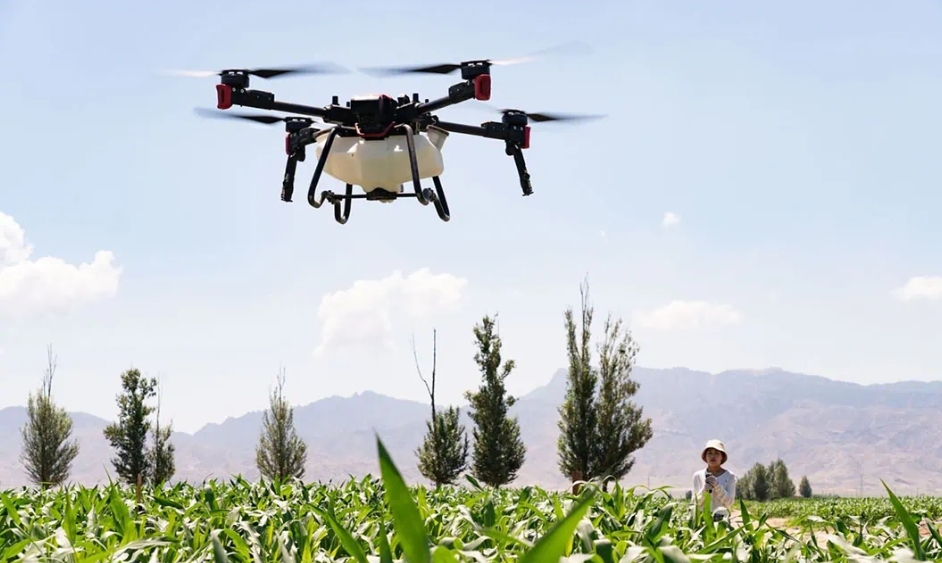 XAG wchodzi na rynek globalny ze swoim dronem rolniczym P100